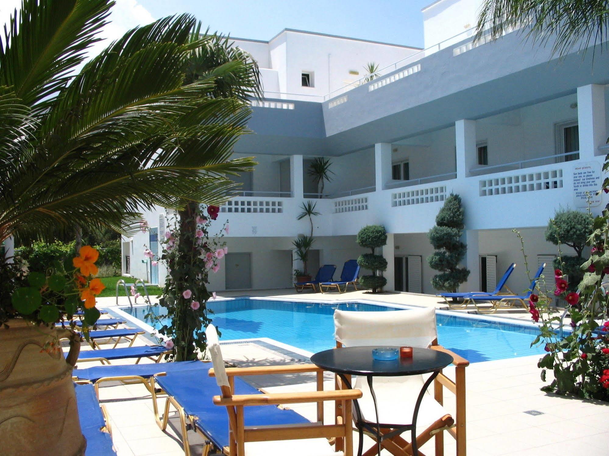 Emerald Hotel Malia Buitenkant foto