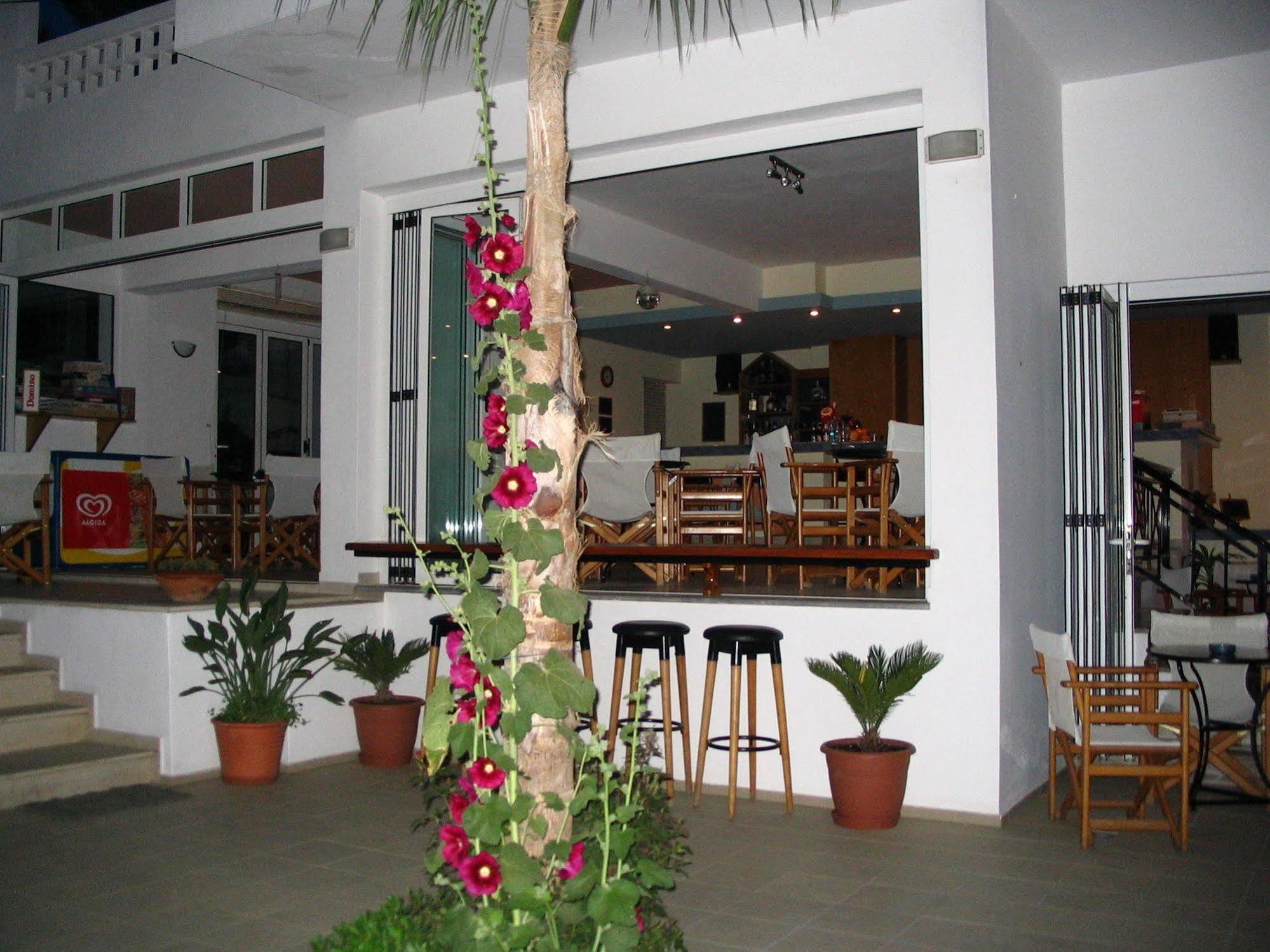 Emerald Hotel Malia Buitenkant foto